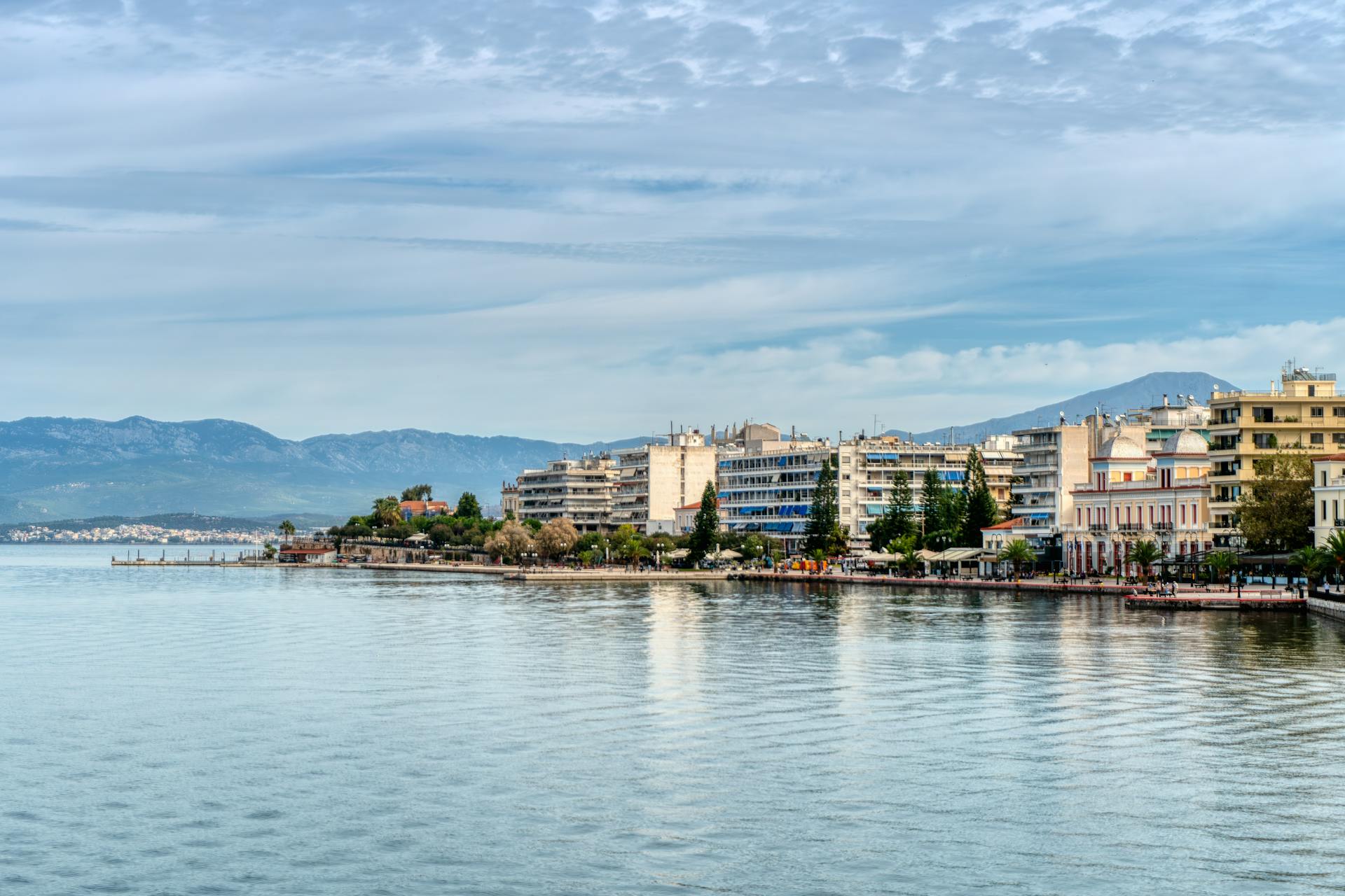 Cannabis in Volos: Coastal Tips